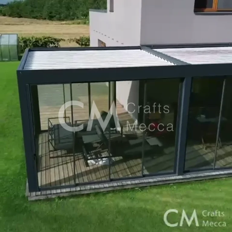 Bioklimatine-pergola-su-stumdomu-istiklinimu-2025