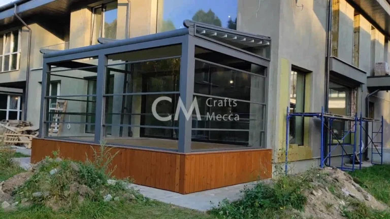 Тент-пергола с гильотинным остеклением, полностью поднимаемое стекло